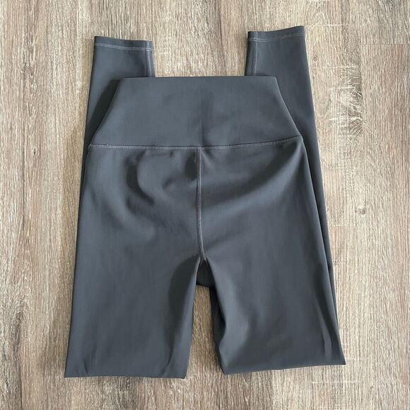 ALO Yoga Women's 7/8 High-Waist Ripped Warrior Legging Grey - Size: Small - Picture 6 of 8